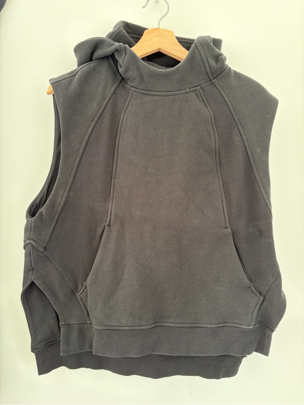 LULULEMON SCUBA SLEEVELESS HOODIE - Picture 4 of 4